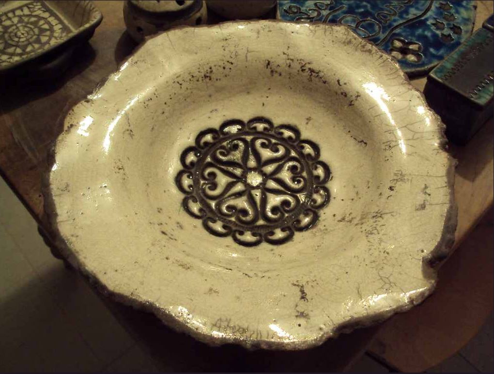 Plat Raku Motif fer forgé